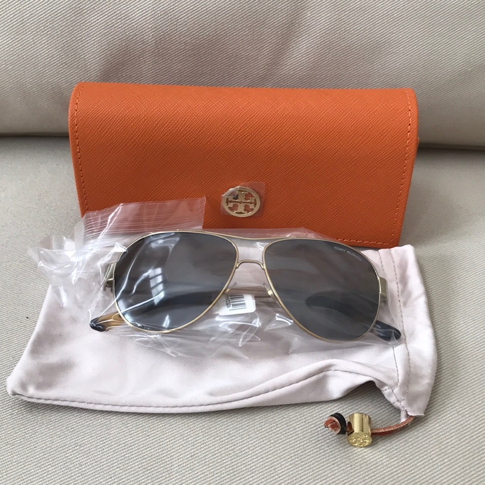 Tory Burch 55mm Polarized Aviator Sunglasses - Picture 4 of 8